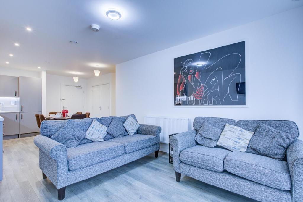 Luxury 2 Bed Flat In A New Block In East Acton Apartment Лондон Екстериор снимка